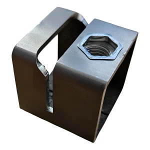 Synerga ZU-1 – univerzální montážní držák svorek PV pro carporty a pozemní konstrukce